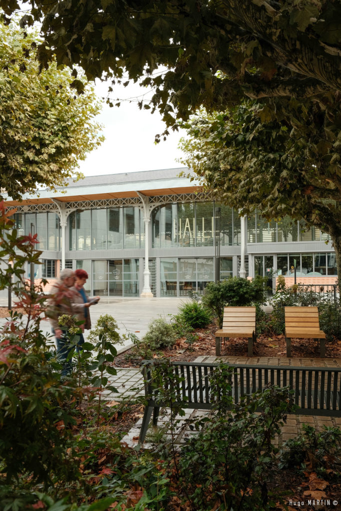 Projet de la halle de Bergerac avec la création de massifs et de terrasses au coeur du centre ville